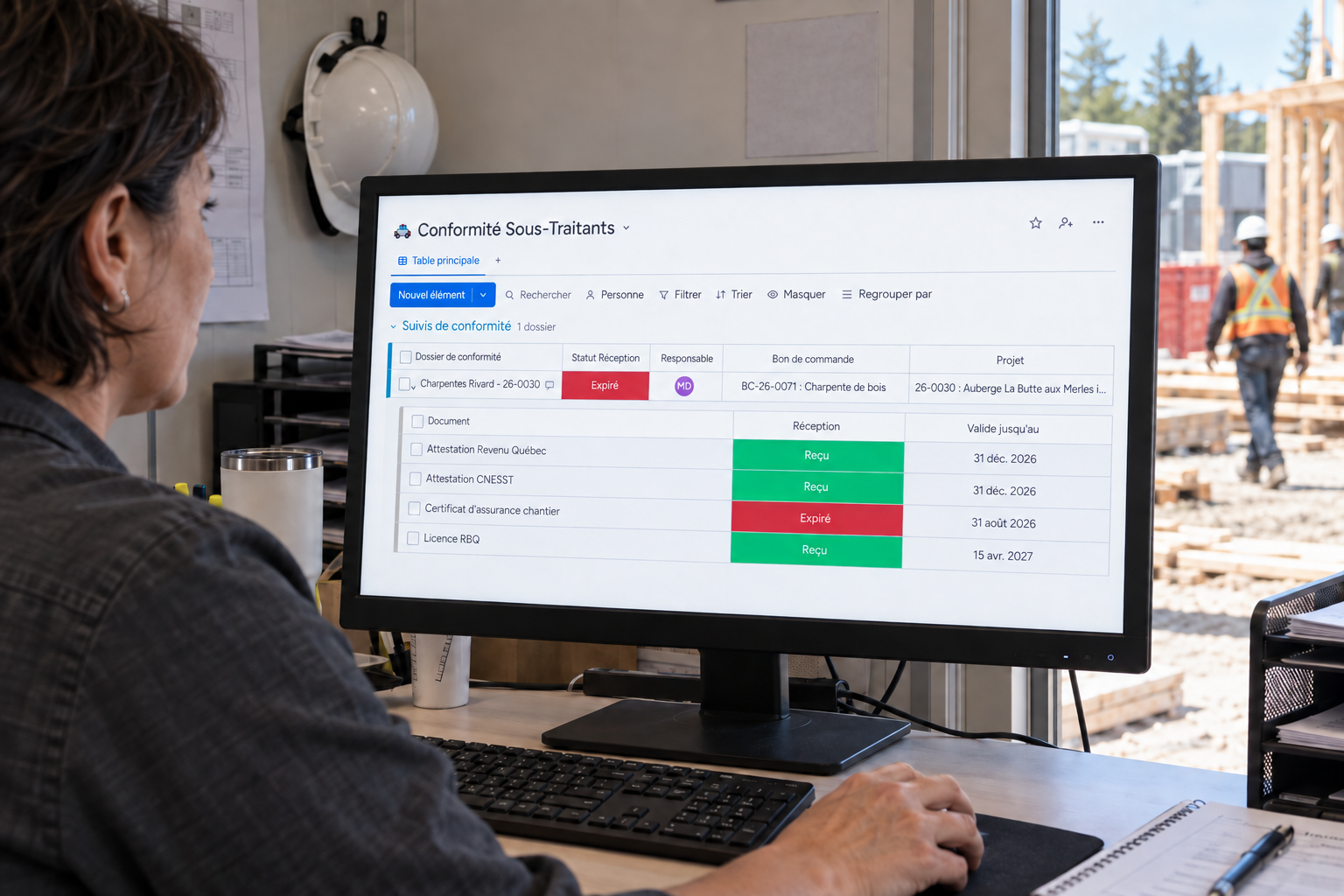 Une responsable de chantier consulte les documents et dates de validité des sous-traitants dans Direction par Horizon.